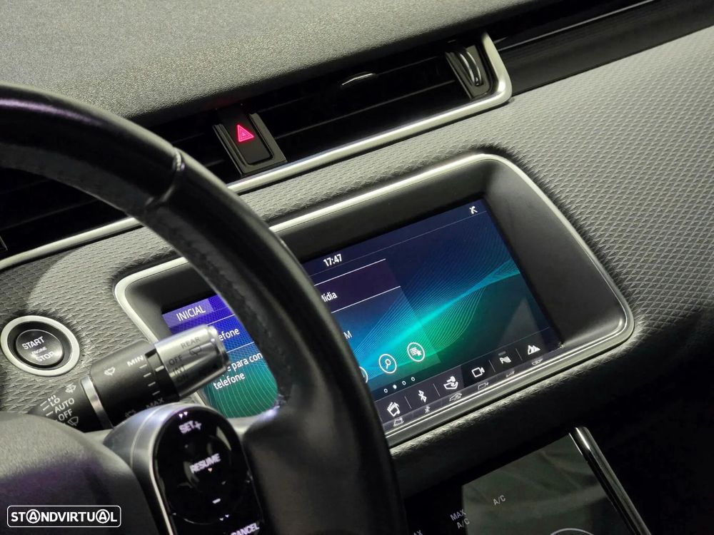 Land Rover Range Rover Evoque 1.5 P300e AWD Auto - 36