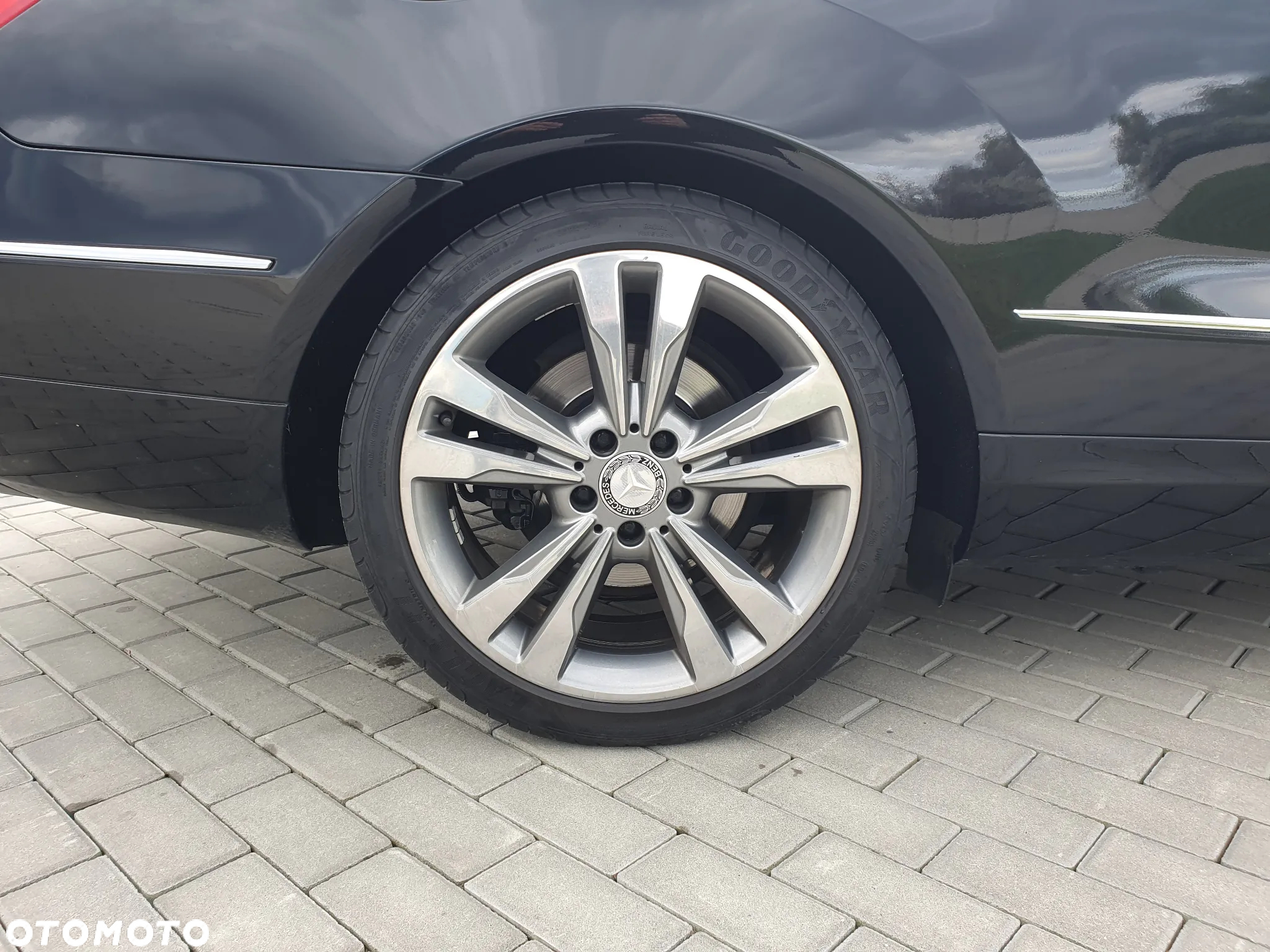 Mercedes-Benz Klasa E 200 Cabrio BlueEFFICIENCY 7G-TRONIC Avantgarde - 28