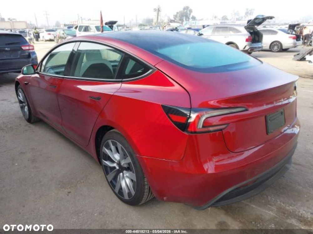 Tesla Model 3 - 3