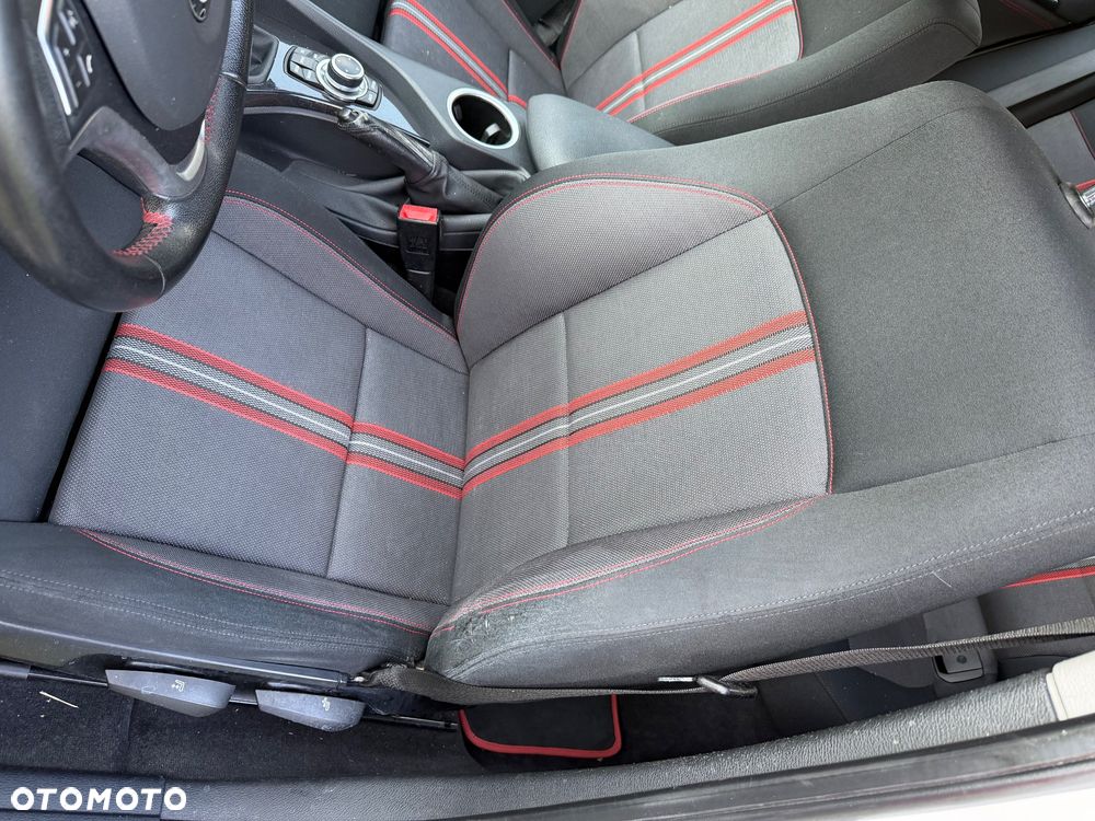 BMW X1 xDrive18d xLine - 17