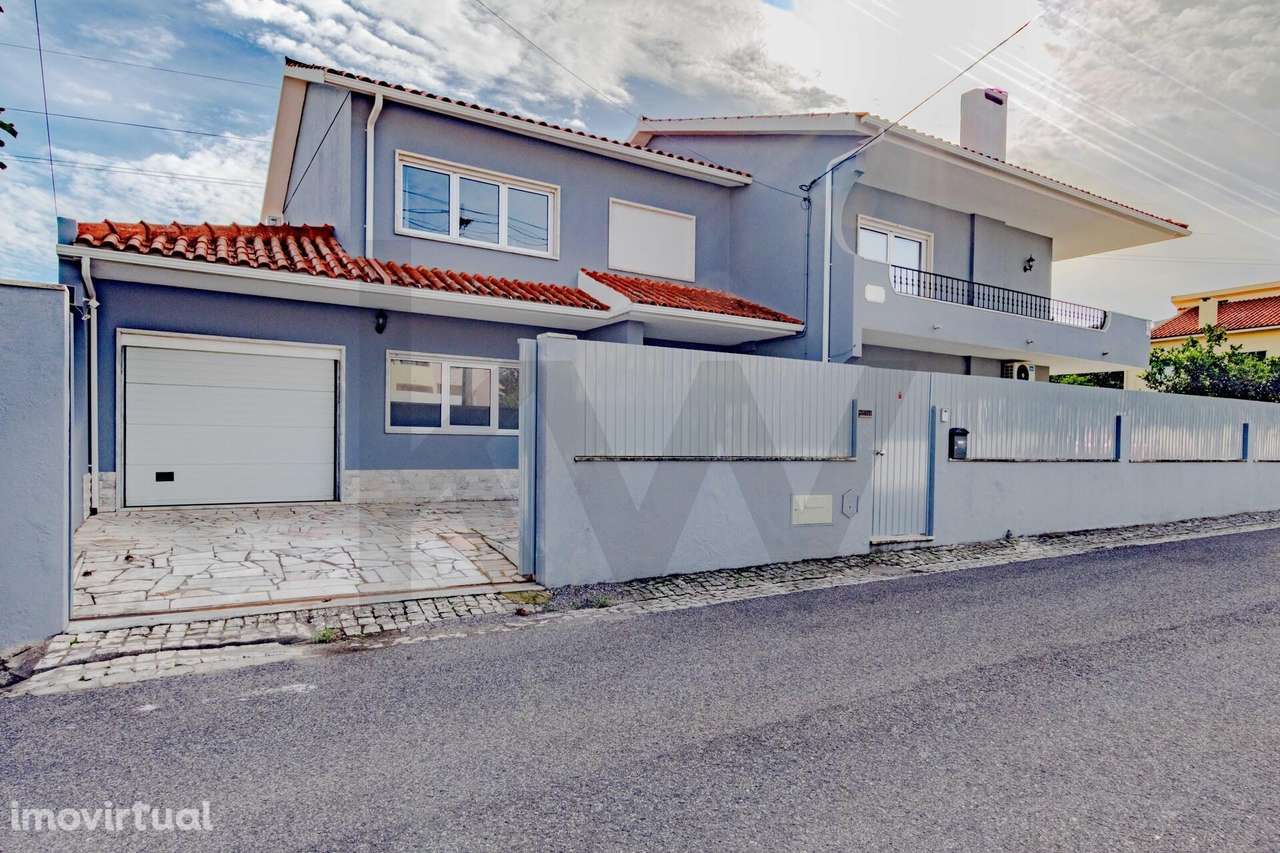 Moradia localizada em Cascais - Bicesse em zona muito tranquila, com j - Grande imagem: 2/51