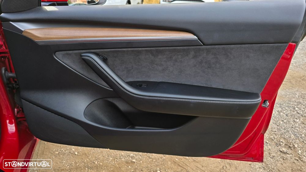 Tesla Model 3 - 55
