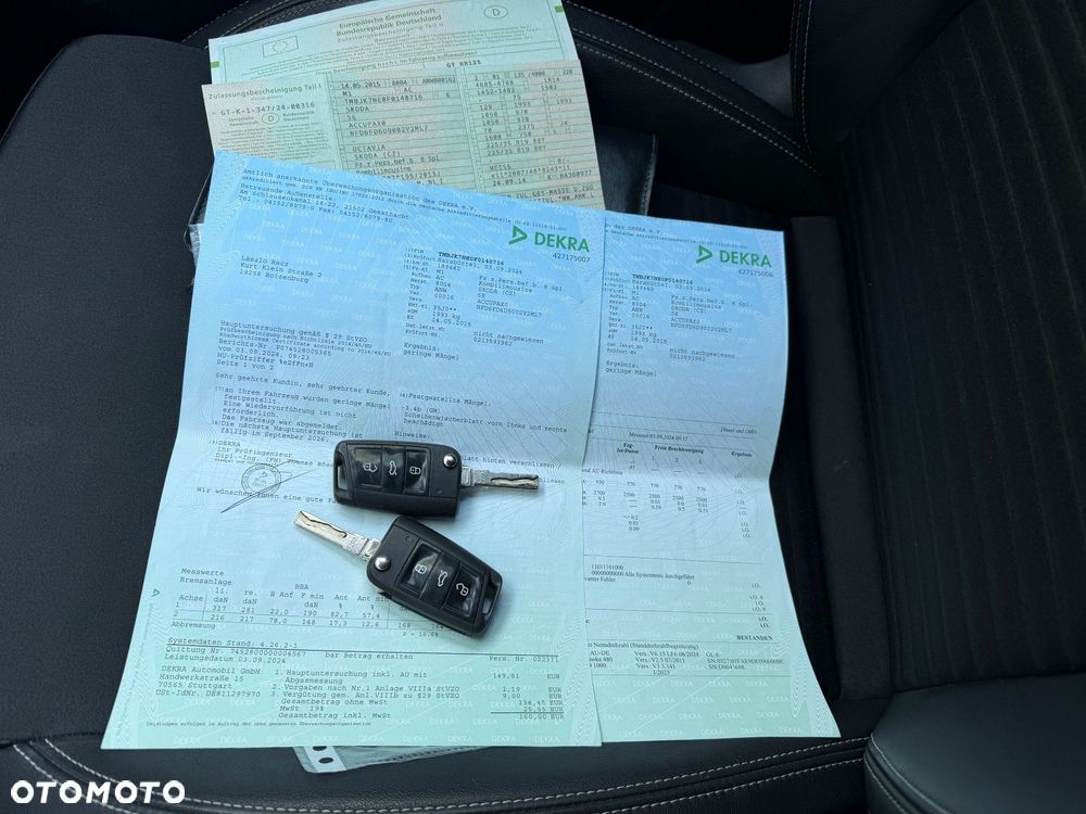 Skoda Octavia 2.0 TDI DSG RS - 35