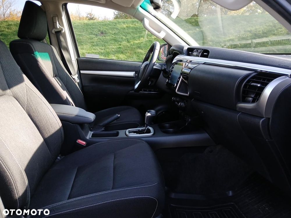 Toyota Hilux 2.8 D-4D Double Cab SR5 4x4 - 12