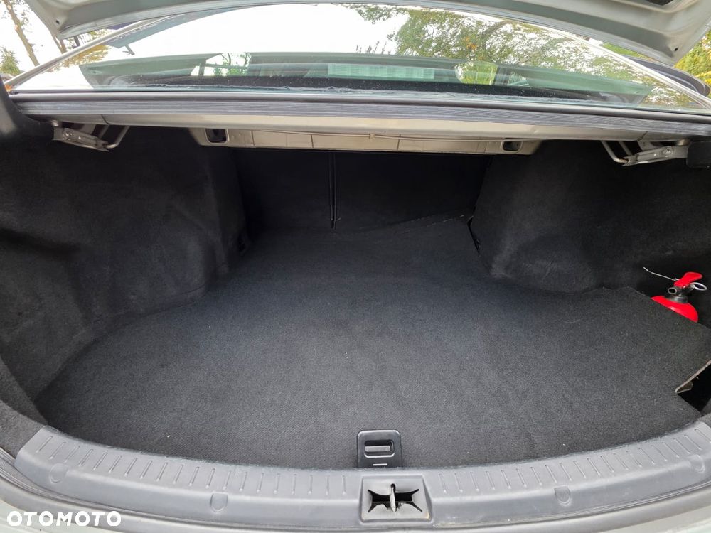 Toyota Avensis - 26
