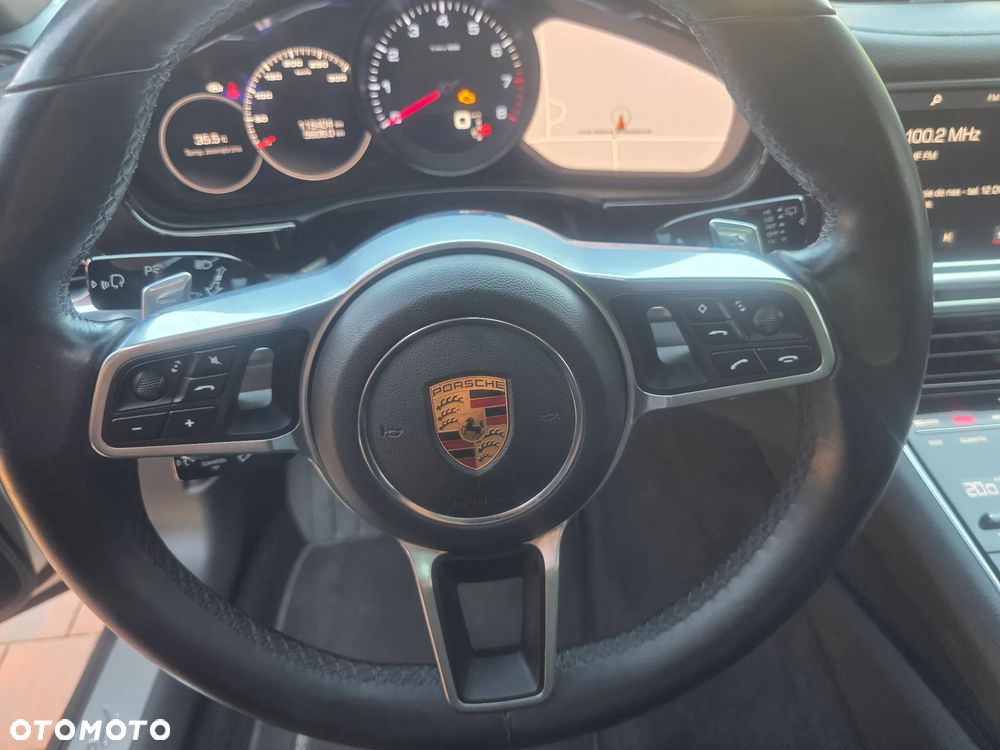 Porsche Panamera 4 Executive - 17