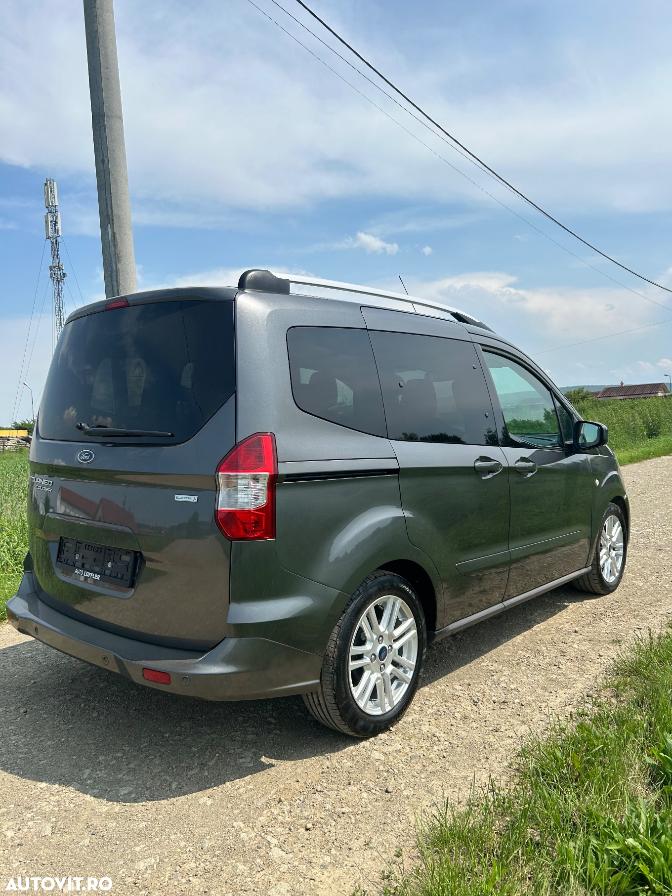 Ford Tourneo Courier 1.0 EcoBoost Titanium - 6
