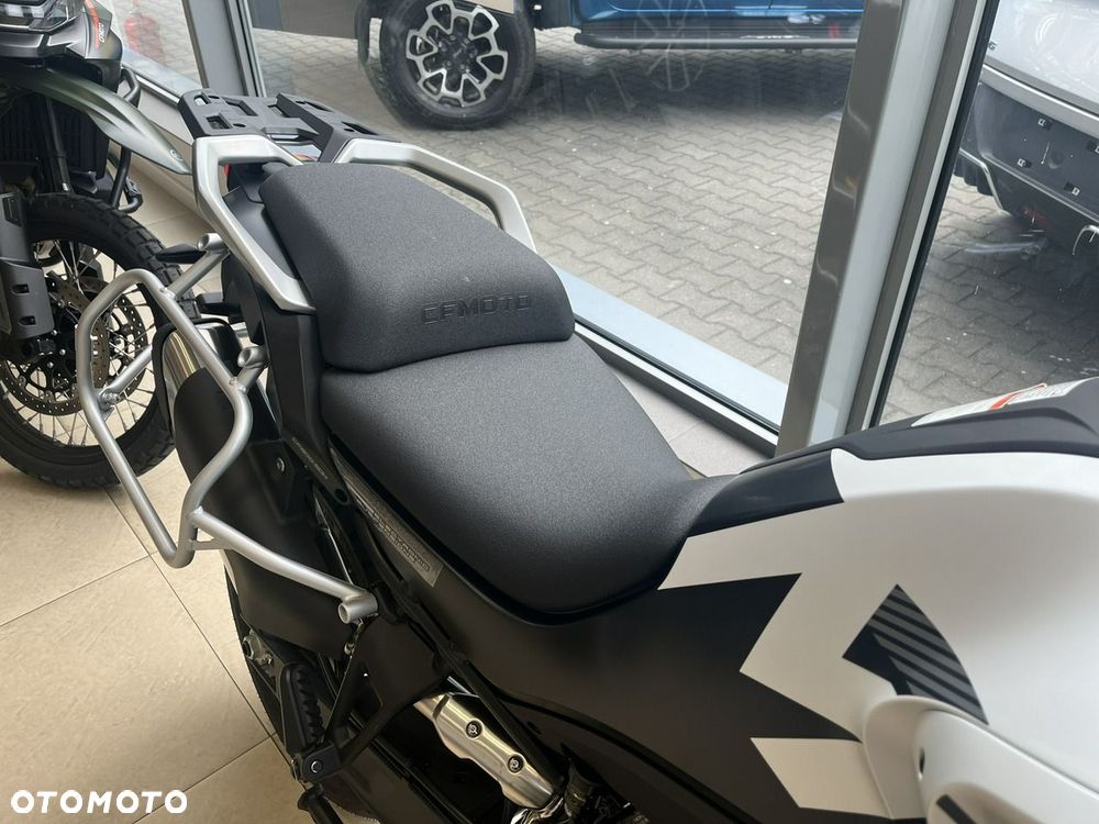 CFMoto MT - 8