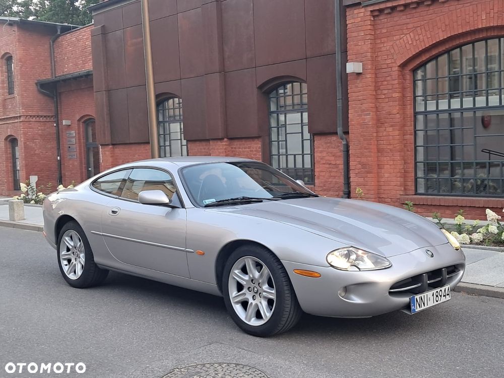 Jaguar XK Coupe - 3