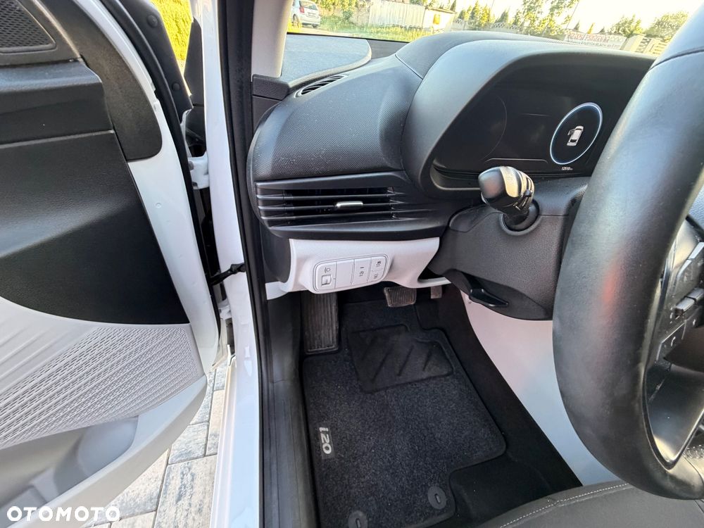 Hyundai i20 - 17