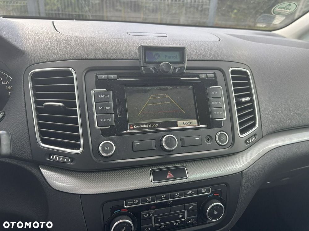 Volkswagen Sharan - 26