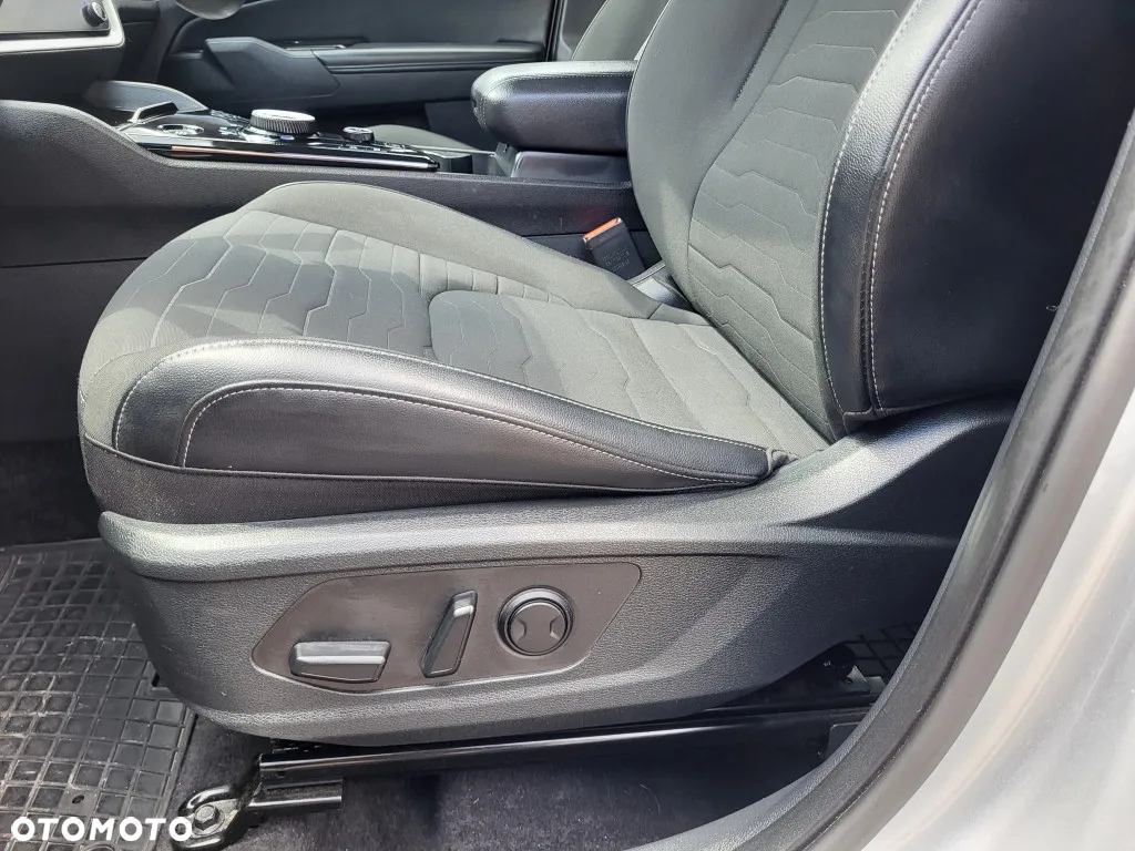 Kia Sportage 1.6 T-GDI HEV Business Line 2WD - 6