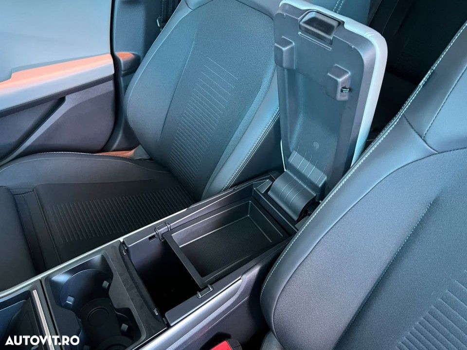 Ford Explorer RWD 52 kWh Standard Range Style - 28