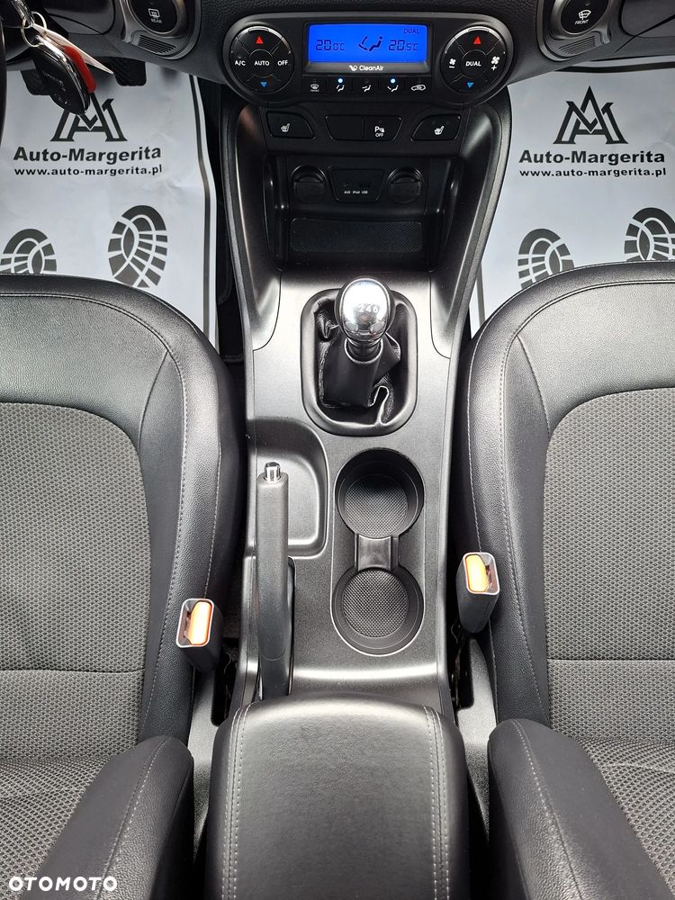 Hyundai ix35 1.7 CRDi 2WD Fifa World Cup Edition - 21