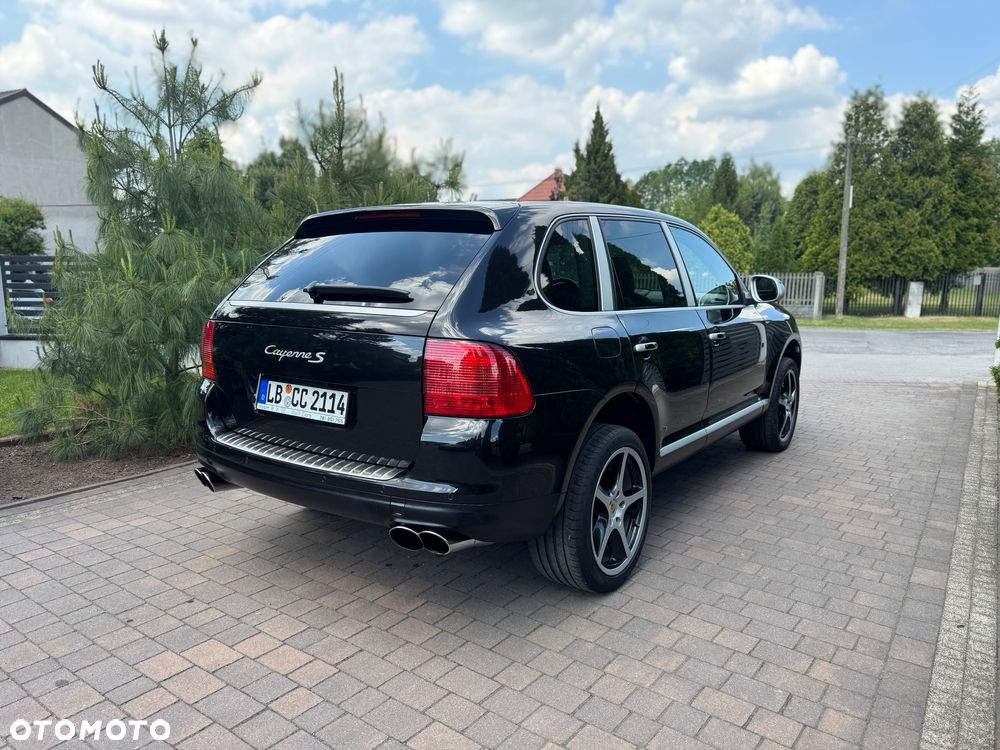 Porsche Cayenne - 4