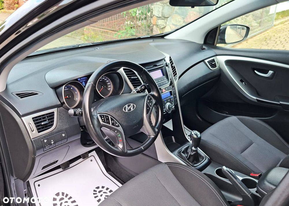 Hyundai i30 blue 1.6 CRDi Style - 18