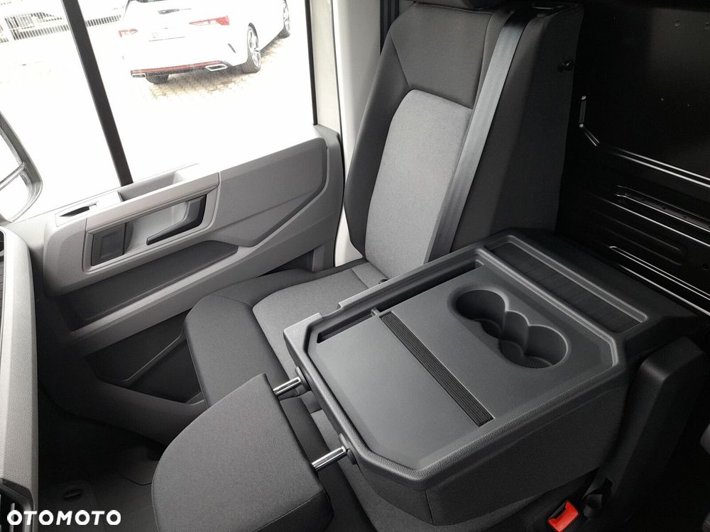 Volkswagen Crafter 35 furgon wysoki dach, 2,0 TDI 177KM, przedni, 6-bieg manualna 3640 mm, Euro 6 - 17