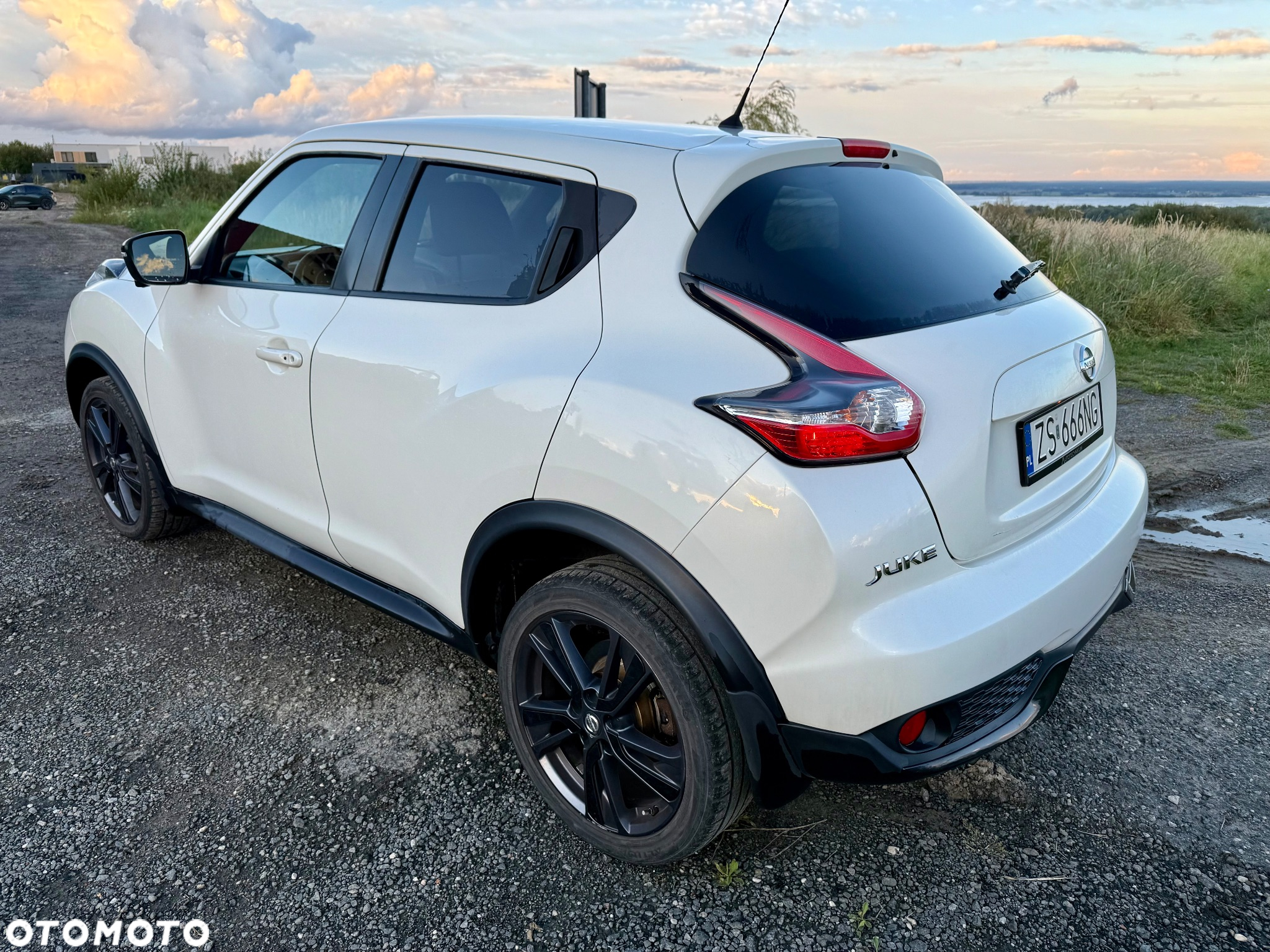Nissan Juke 1.2 DIG-T N-Connecta EU6 - 4