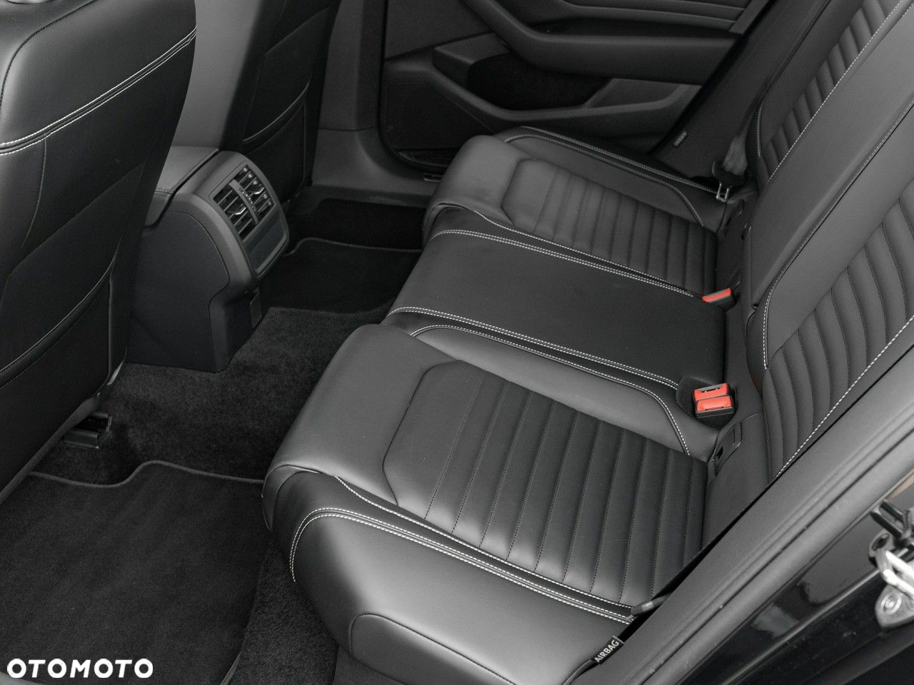 Volkswagen Passat 2.0 TSI 4Mot Elegance DSG - 26