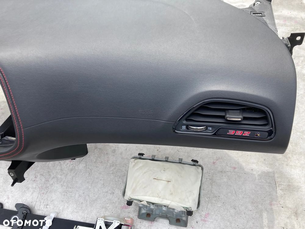 DODGE CHALLENGER SRT8 392 SZYTA SKÓRA CZERWONA NIĆ KONSOLA KOKPIT PULPIT PÓŁKA PARAPET AIR BAG PODUSZKI AIRBAG PASY PAS KURTYNY AIRBAG FOTELA KOLAN Okazja Raz2 !!! - 10