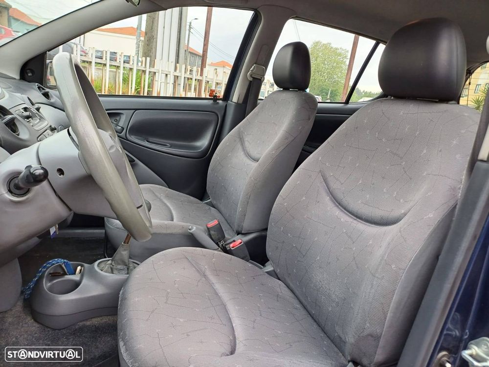 Toyota Yaris 1.0 Luna - 10