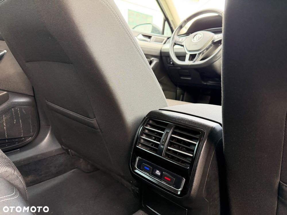 Volkswagen Passat Variant 2.0 TDI SCR DSG Highline - 20