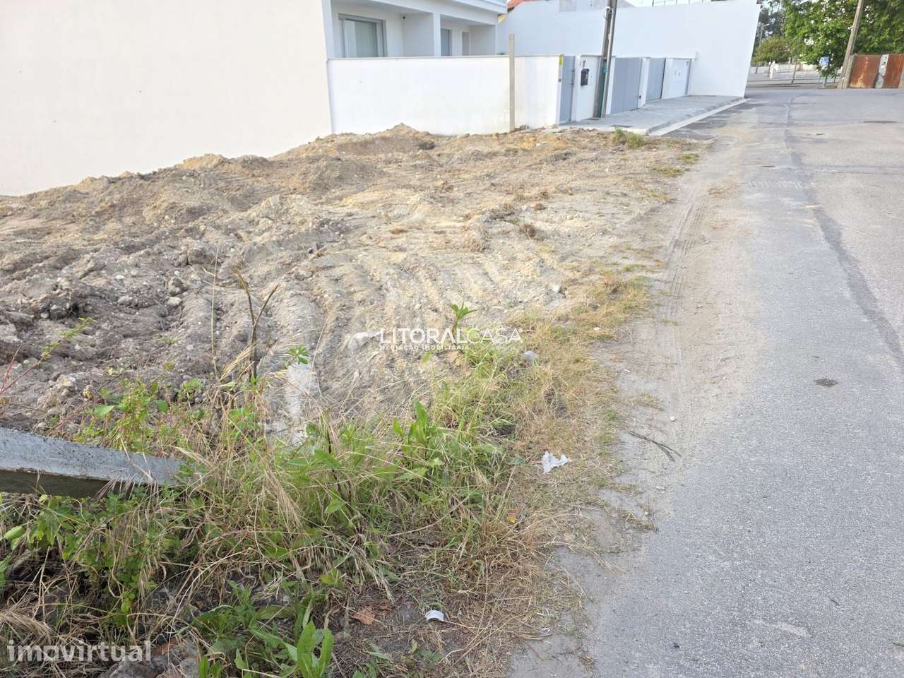 Terreno para Construção de Moradia - 339 m2 - Grande imagem: 2/19