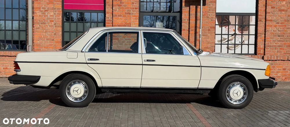 Mercedes-Benz W123 - 8