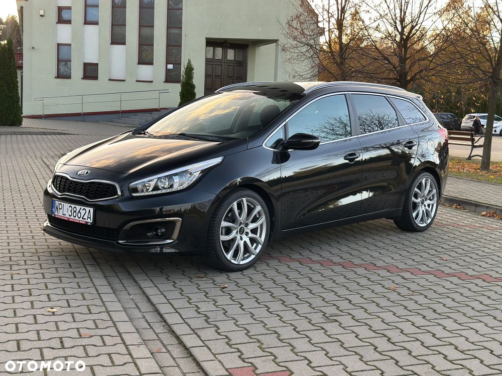 Kia Ceed 1.6 GDI SW UEFA EURO 2016 - 10