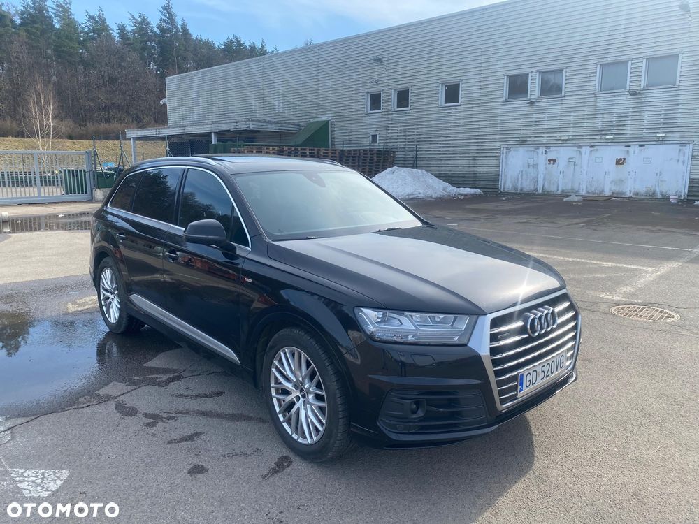 Audi Q7 - 1