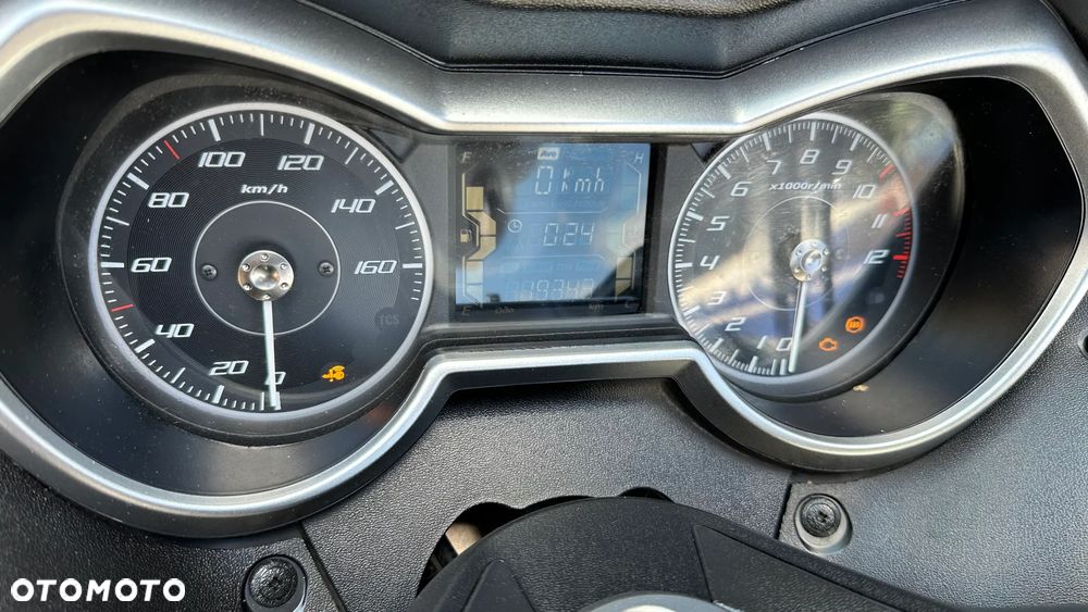 Yamaha X-max - 27
