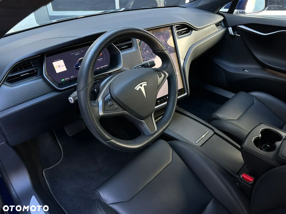 Tesla Model S - 32
