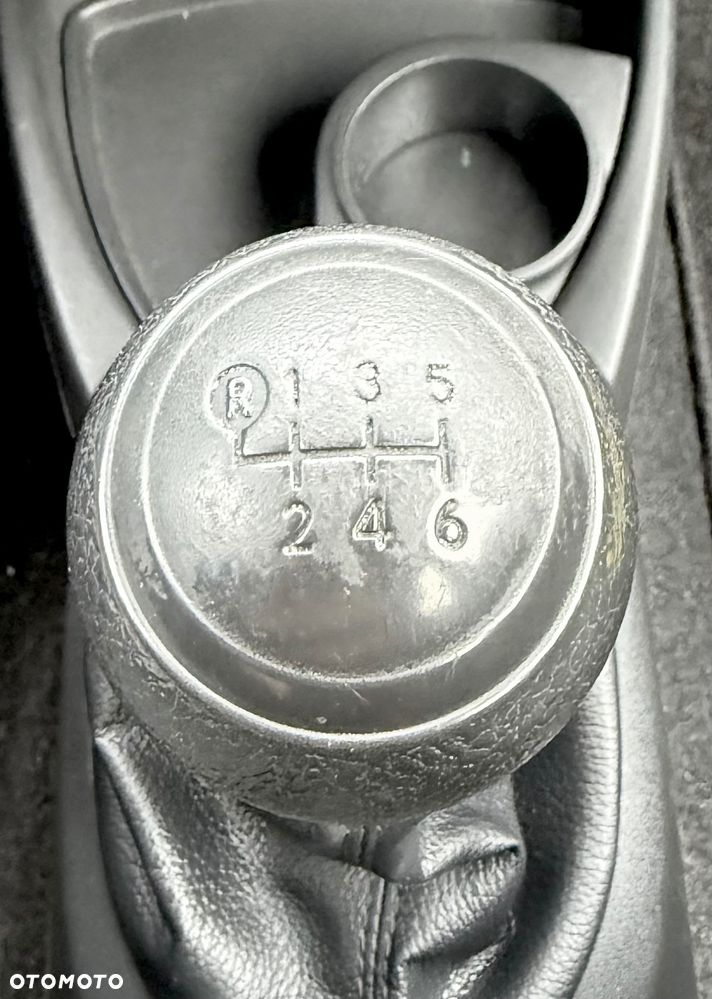 Toyota Yaris 1.33 VVT-i Executive - 15