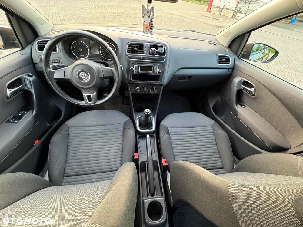 Volkswagen Polo 1.4 16V Comfortline - 24