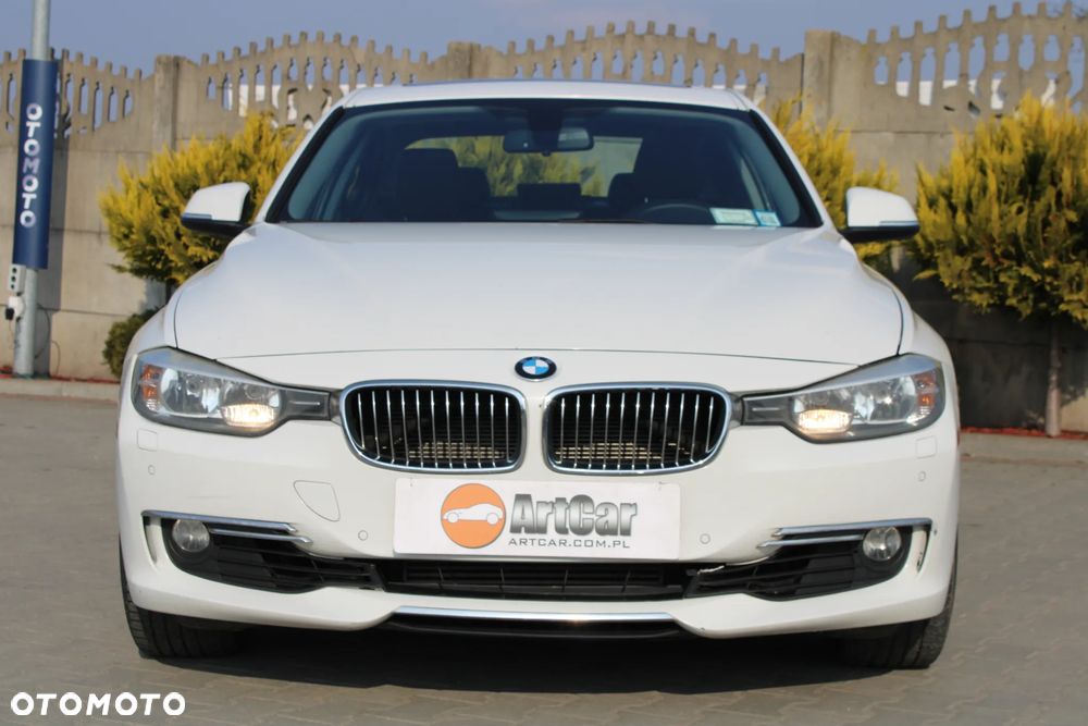 BMW Seria 3 328i xDrive Sport Line - 17
