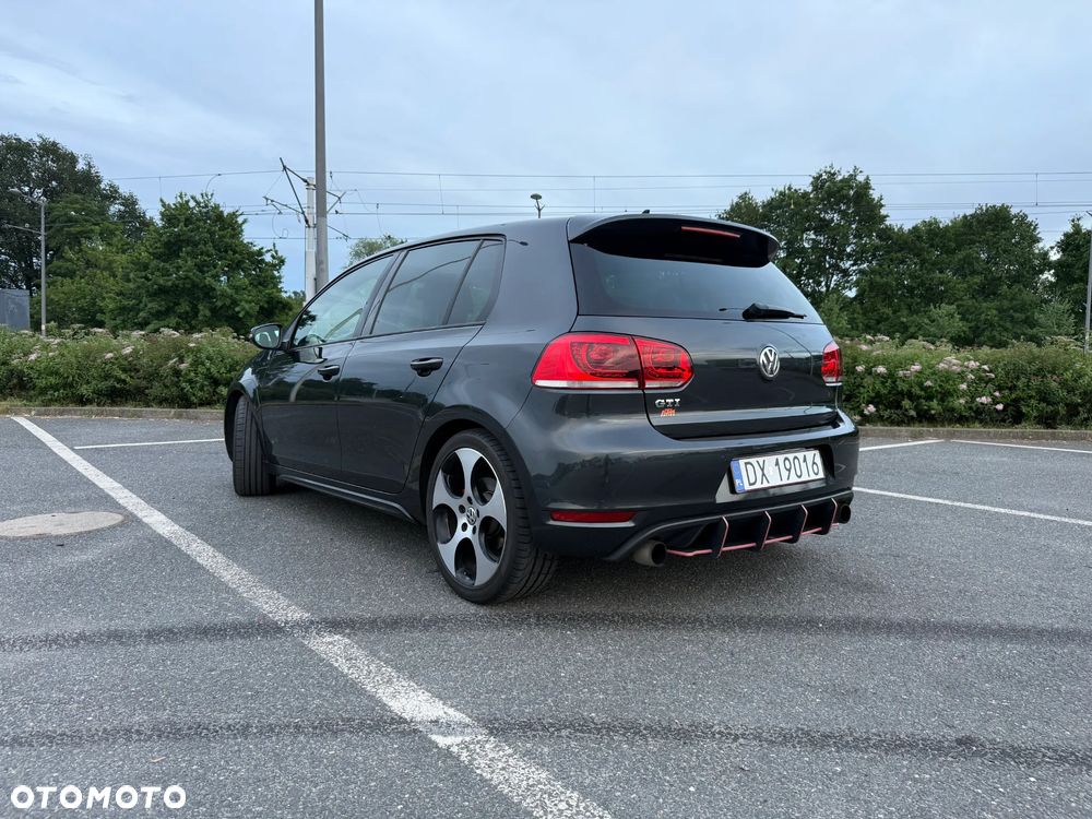 Volkswagen Golf - 16
