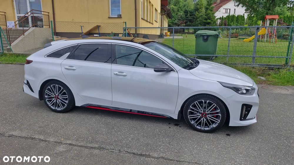 Kia ProCeed - 10