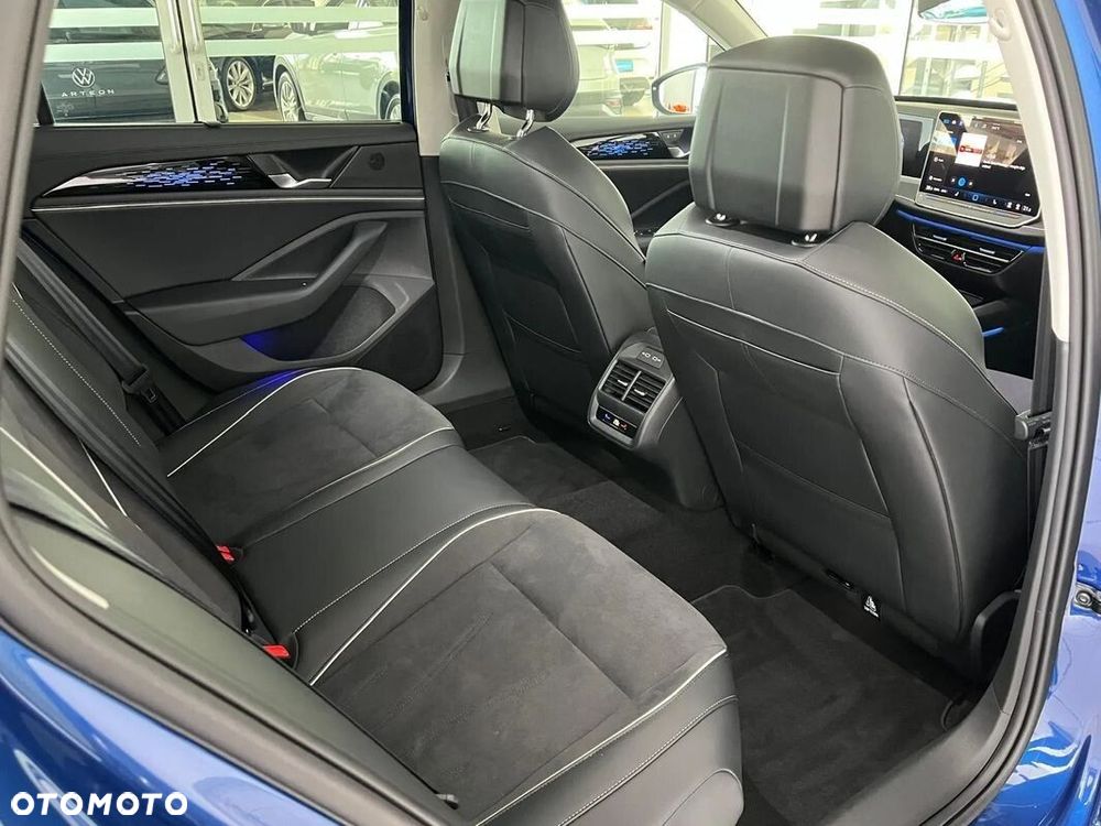 Volkswagen Passat Variant 1.5 TSI EVO Elegance DSG - 39