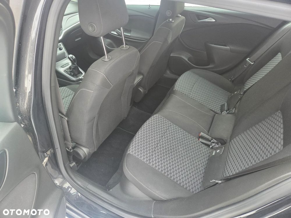 Opel Astra 1.6 CDTI Dynamic - 12