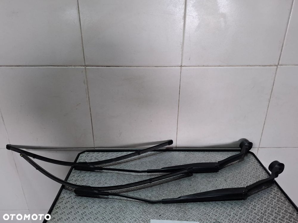 Ramiona wycieraczek komplet Ford Kuga Mk2 2014 rok - 1
