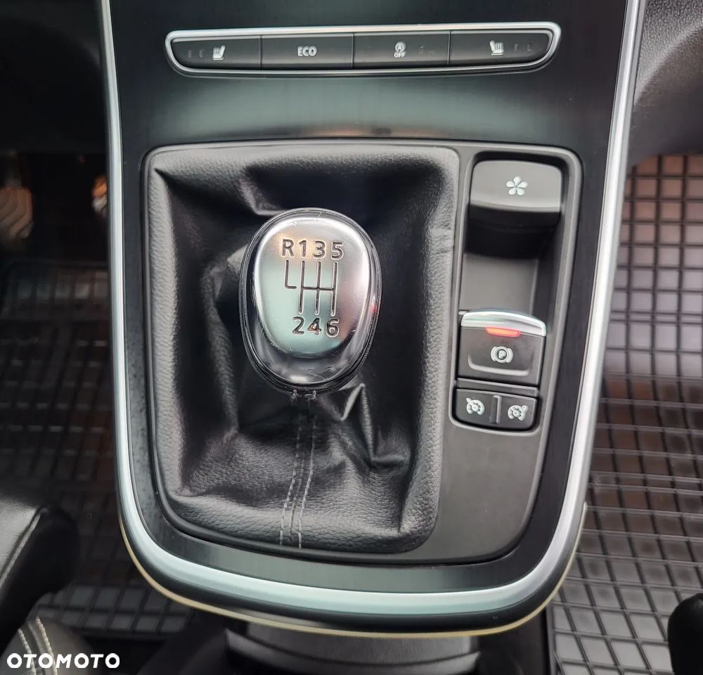 Renault Scenic 1.6 dCi Energy Bose Edition S&S - 22