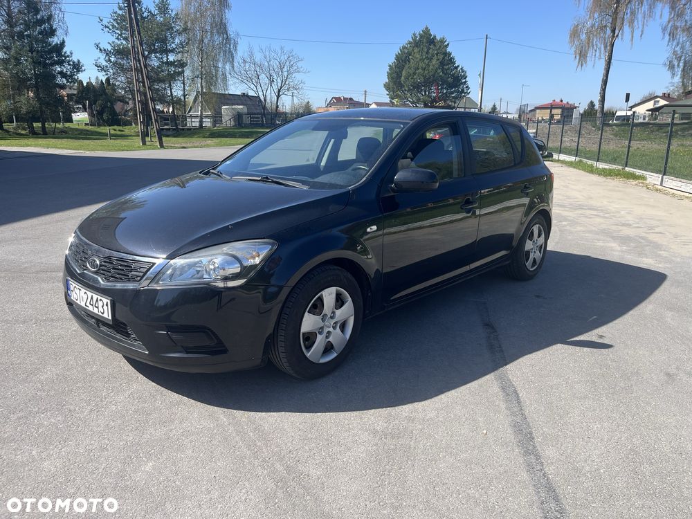 Kia Ceed 2010 photo 2