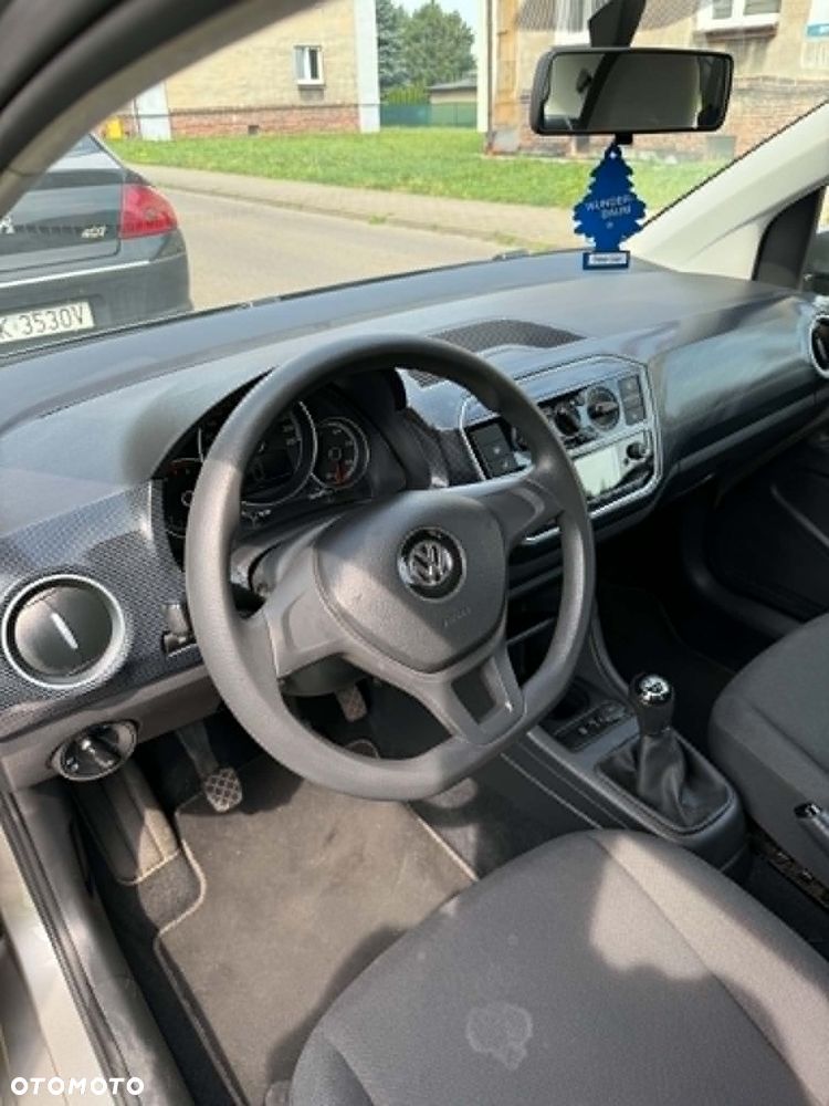 Volkswagen up! move - 9