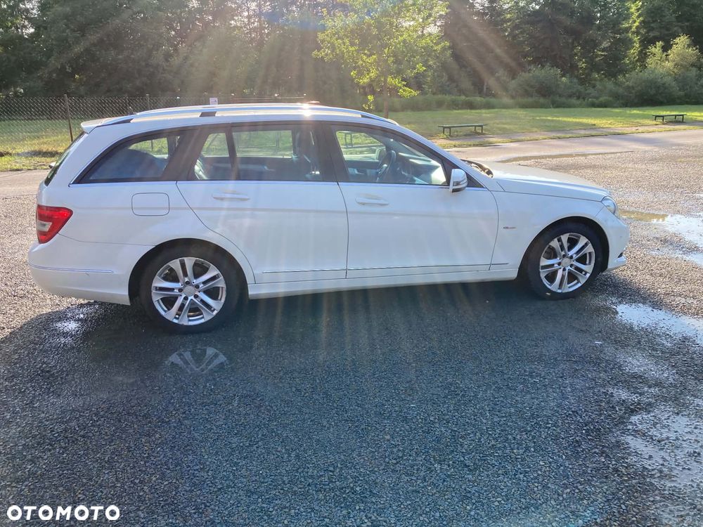 Mercedes-Benz Klasa C 220 CDI BlueEff Edition Avantgarde - 14