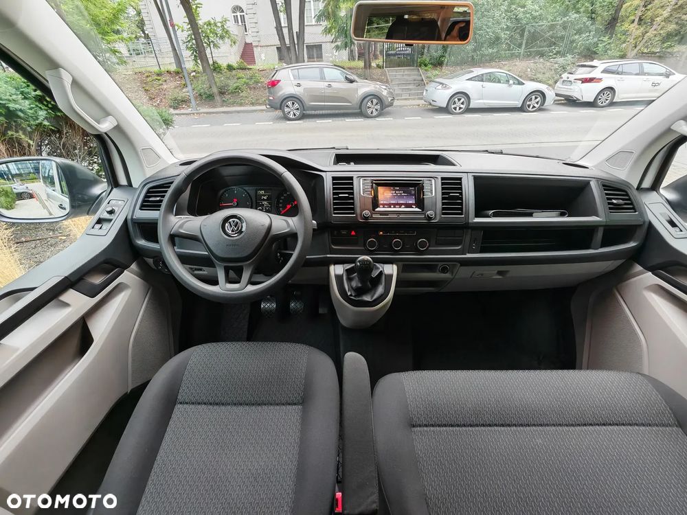 Volkswagen Caravelle - 26