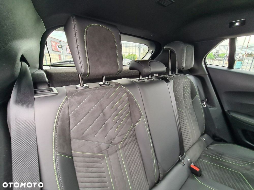 Peugeot 2008 PureTech 130 GT S&S EAT8 - 32
