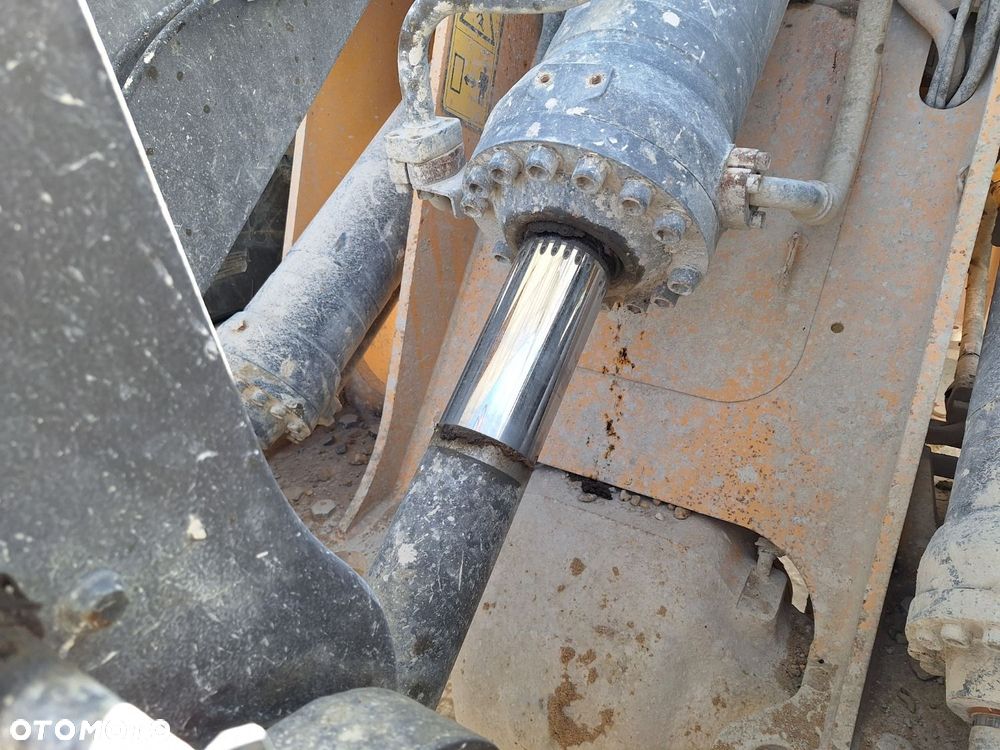 Volvo L 120 H 4X4 - 31