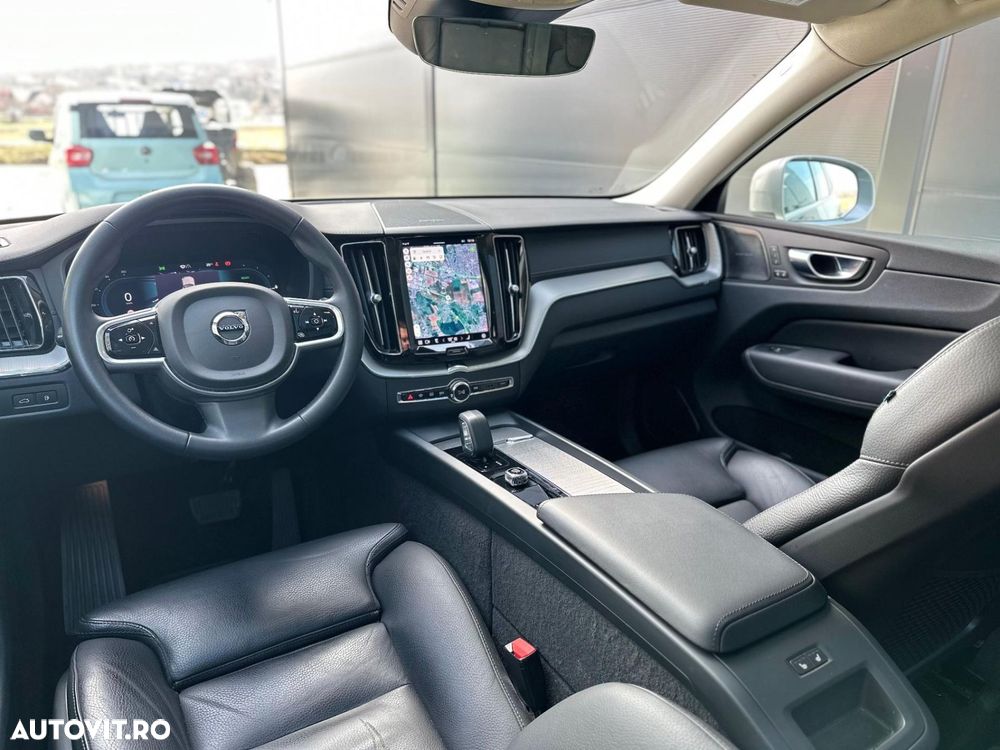 Volvo XC 60 T6 AWD Recharge Plus Bright - 23