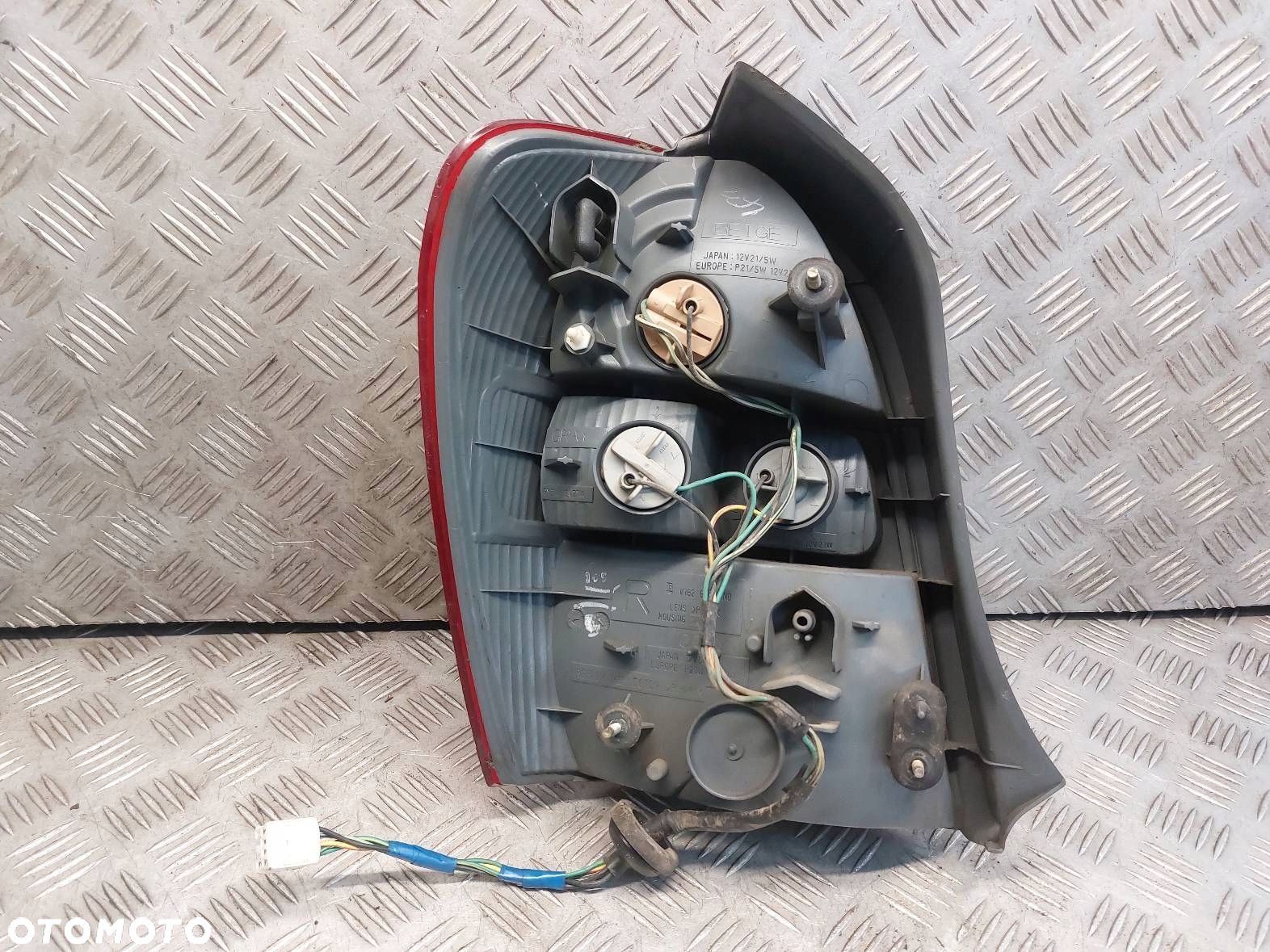 LAMPA PRAWY +  LEWY TYŁ MAZDA 323 BJ HATCHBACK HB - 7