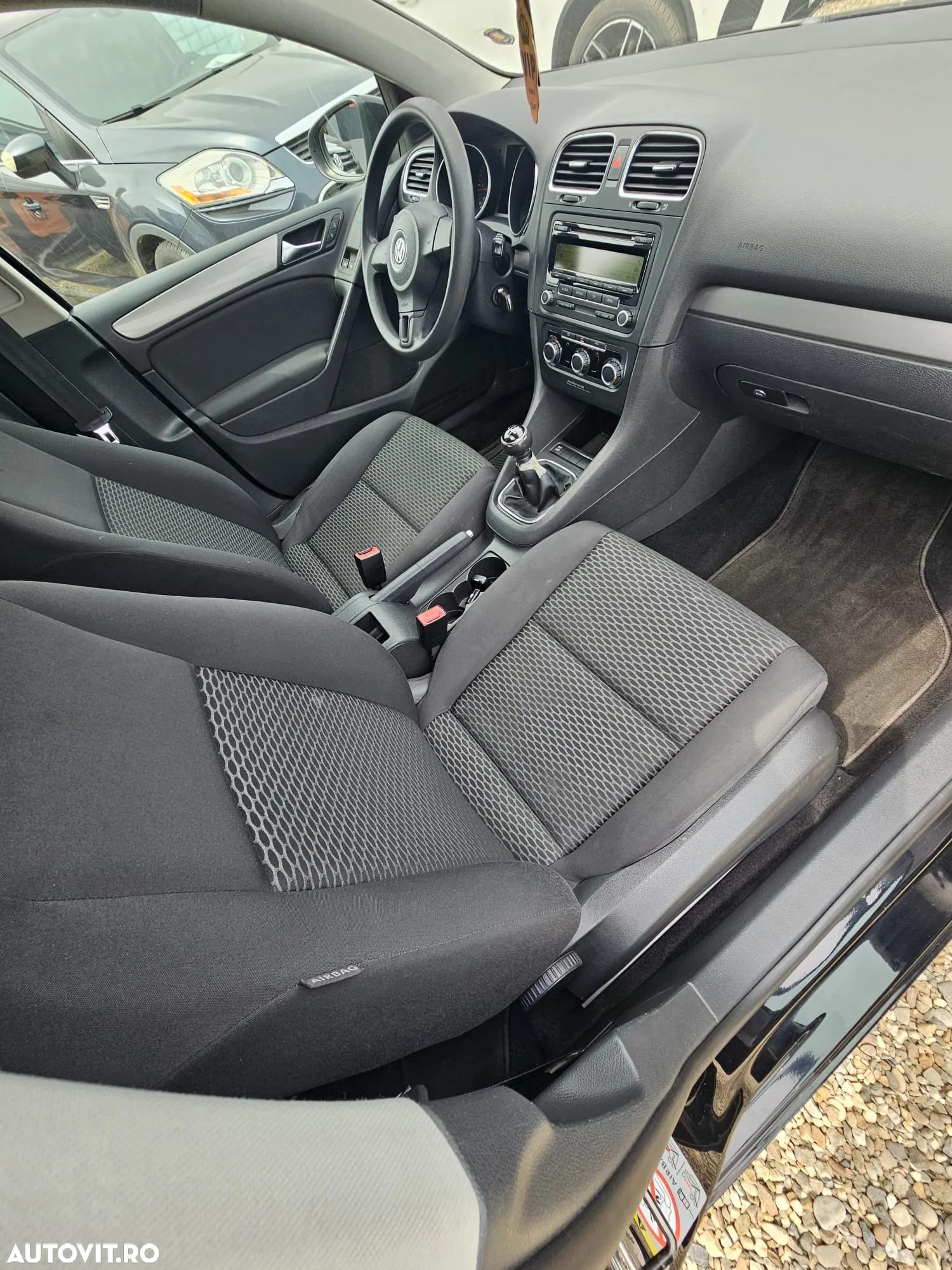 Volkswagen Golf - 8
